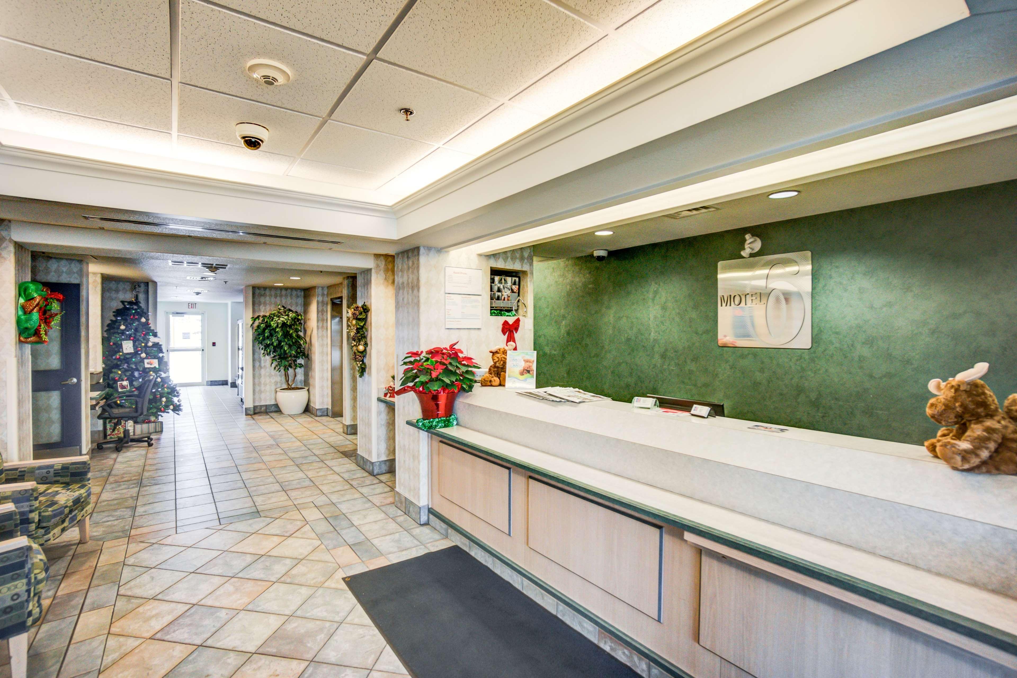 Motel 6-Red Deer, Ab Bagian luar foto
