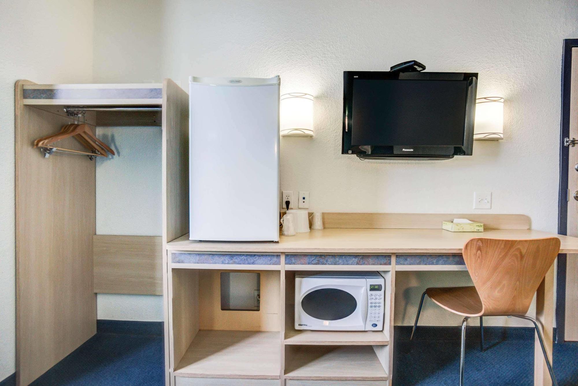 Motel 6-Red Deer, Ab Bagian luar foto