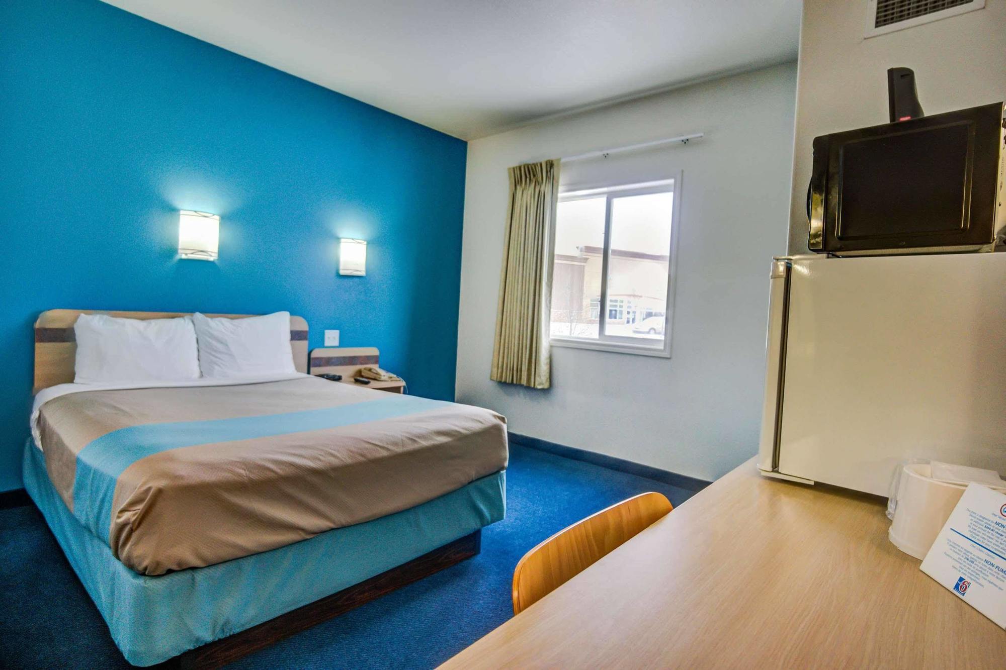 Motel 6-Red Deer, Ab Bagian luar foto